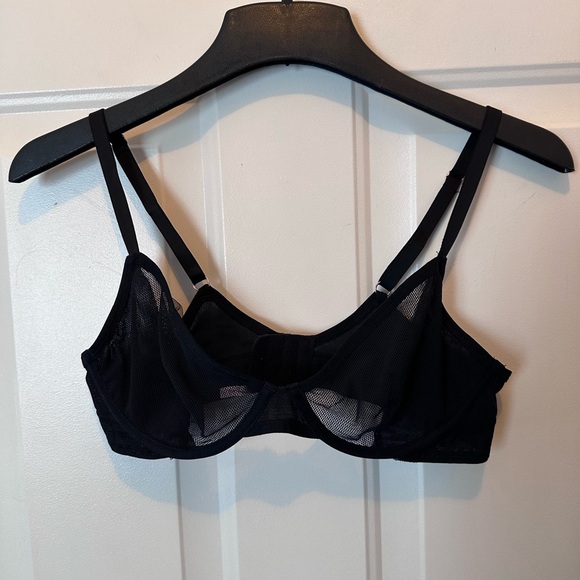 Savage X Fenty Nothin’ But Net Unlined Plunge Bra - Picture 5 of 10